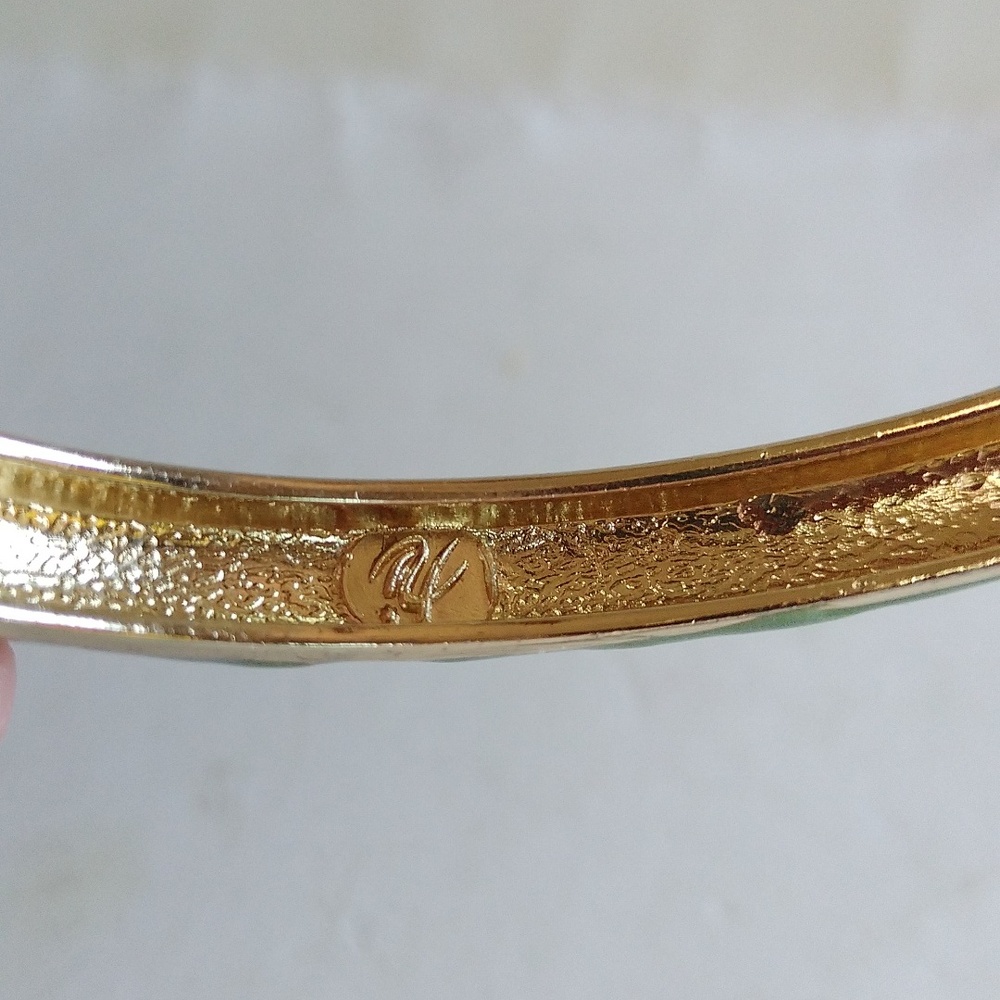 VINTAGE CHINESE HINGED GREEN ENAMEL GOLD FLOWERS BRACELET J.L. XING - Picture 6 of 7